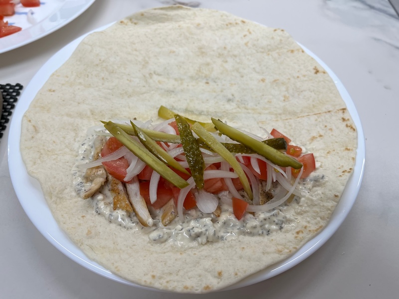 Añadimos ingredientes a la tortita