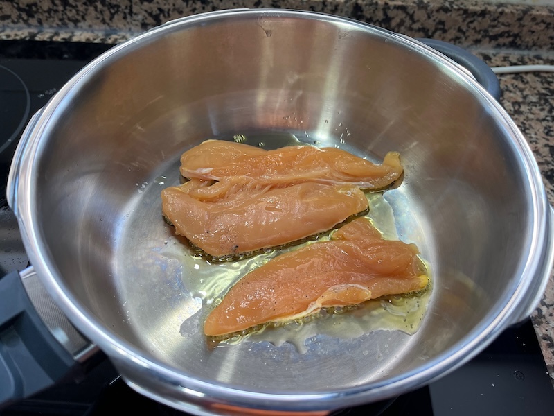 Cocinamos la pechuga a la plancha
